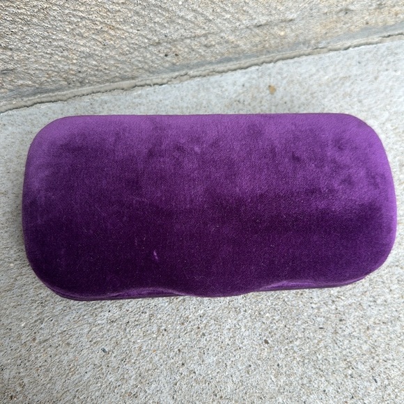 GUCCI Purple velvet hard shell clamshell sunglasses case 3.5 x 6.75in - Picture 4 of 5